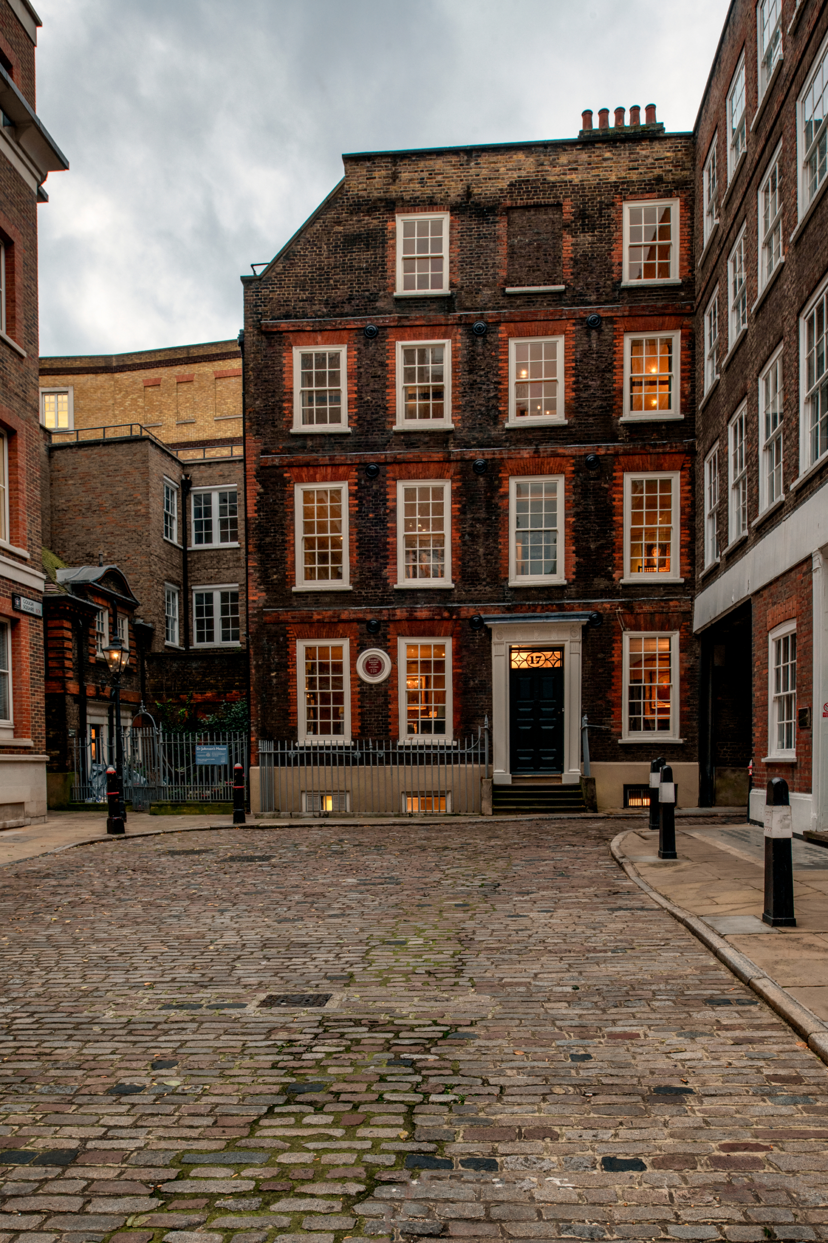 Dr Johnson's House - Gullachsen Copyright